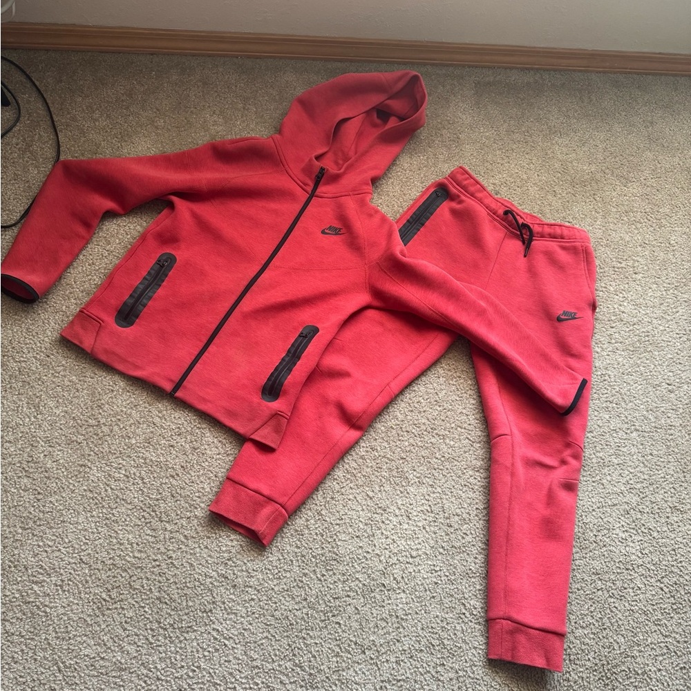 Boys Nike Tech Suit